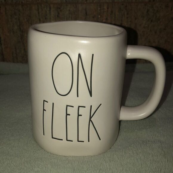 Rae Dunn “ON FLEEK” mug - Picture 1 of 3